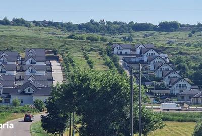 Casă cu 4 camere cu Teren 400 Mp în Central - 2