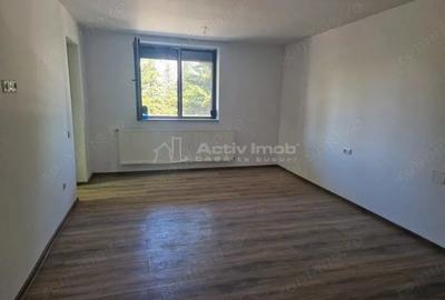 Casă cu 12 camere cu Teren 1000 Mp în Români - 2
