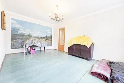 Apartament cu 4 camere decomandat în Drumul Taberei