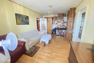 Apartament cu 4 camere semidecomandat, mobilat în Mărgeanului