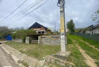 Casă cu 4 camere în Central
