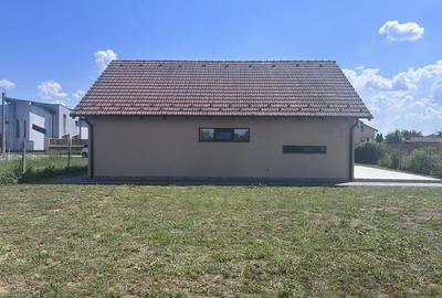 Casă cu 4 camere în Exterior Vest - 3