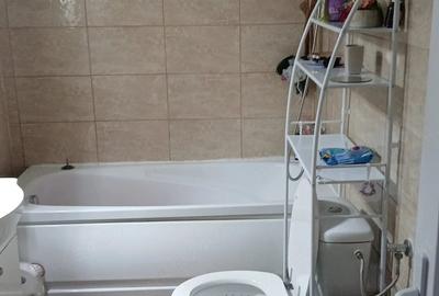 Casă cu 3 camere cu Teren 200 Mp în Central
