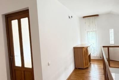 Casă individuală cu 3 camere cu Canalizare în Central - 11
