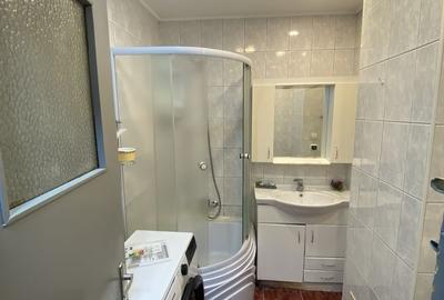 Apartament cu 3 camere decomandat în Dristor