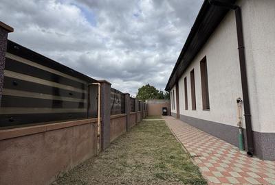 Casă cu 3 camere cu Teren 325 Mp în Șag - 1