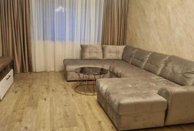 Apartament cu 3 camere decomandat, mobilat în Băneasa
