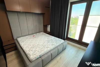 Apartament cu 3 camere semidecomandat în Sisești