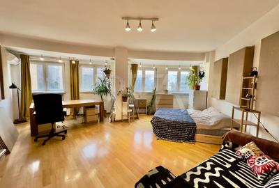 Apartament cu 3 camere semidecomandat, mobilat în Știrbei Vodă