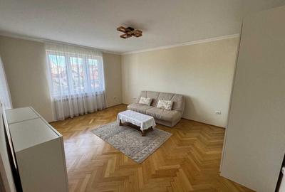 Apartament cu 2 camere decomandat în Lazaret