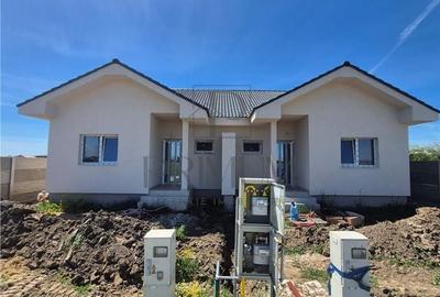 Casă cu 3 camere cu Teren 300 Mp în Central - 2