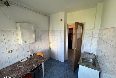 Apartament cu 2 camere semidecomandat în Craiovei
