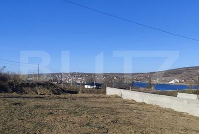 Teren de 852 mp, în Aroneanu