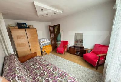 Casă cu 5 camere cu Teren 3700 Mp în Debarcader - 1