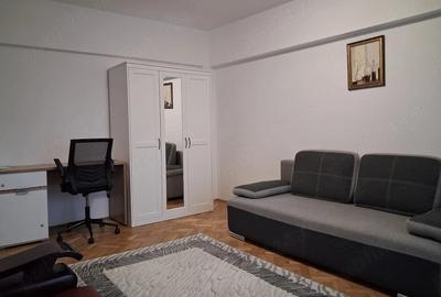Garsonieră decomandată în Unirii