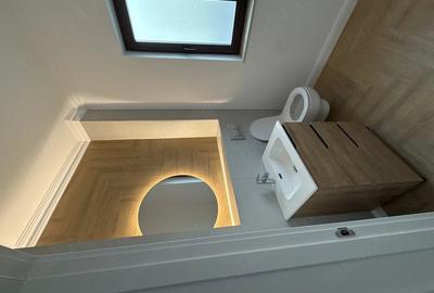 Casă cu 7 camere cu Teren 320 Mp în Central