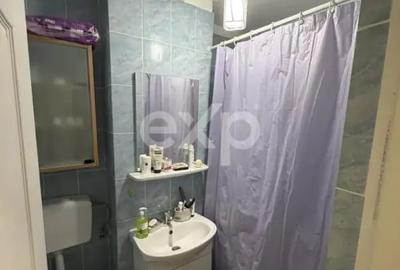 Apartament cu 2 camere decomandat în Micro 6