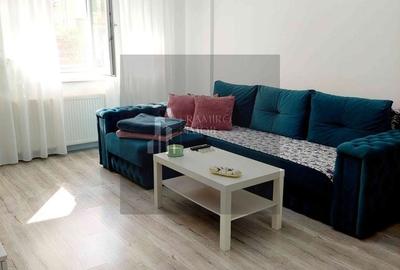 Apartament cu 2 camere decomandat, mobilat în Central