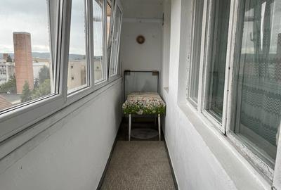 Apartament cu 3 camere decomandat, mobilat în Traian