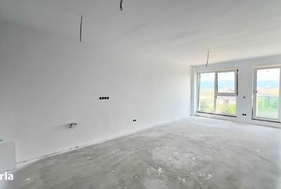 Apartament cu 3 camere decomandat în Cristian