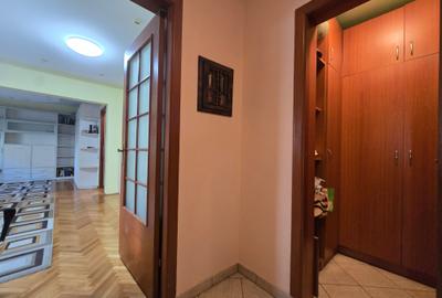 Apartament cu 4 camere decomandat în Moșilor - 2