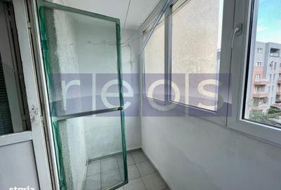 Apartament cu 3 camere semidecomandat în Câmpia Libertății