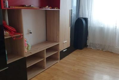 Apartament decomandat în Drumul Taberei