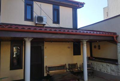 Casă cu 9 camere cu Garaj în Tomis II - 4