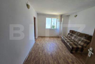 Apartament cu 2 camere decomandat în Micro 12