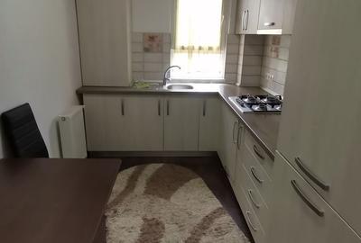 Apartament cu 3 camere semidecomandat în Șelimbăr