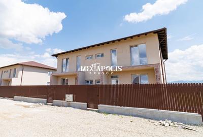 Duplex cu 4 camere cu Canalizare în Sânpetru - 3