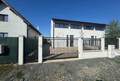 Duplex cu 5 camere cu Teren 340 Mp în Moșnița Nouă