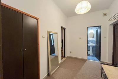 Casă individuală cu 2 camere cu Canalizare în Central - 9