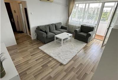 Apartament cu 3 camere decomandat în Drumul Taberei