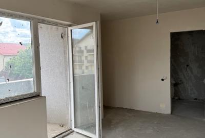 Apartament cu 3 camere semidecomandat în Florești - 3