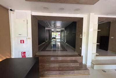 Spațiu comercial, de 100 mp, în Central - 9