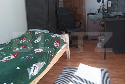 Casă individuală cu 3 camere decomandat cu Canalizare în Tractorul - 1