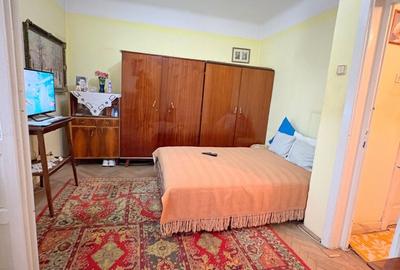 Apartament cu 2 camere decomandat în Republicii