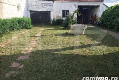Casă cu 4 camere cu Teren 3250 Mp în Central