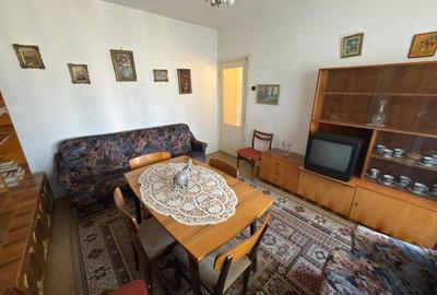 Apartament cu 3 camere decomandat, mobilat în Central