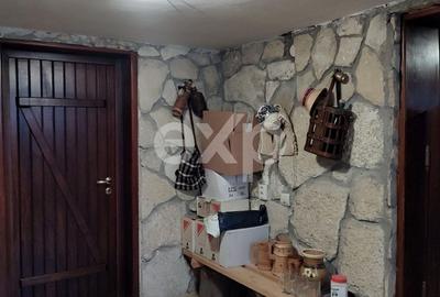 Casă cu 9 camere cu Teren 2000 Mp în Rediu