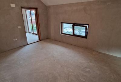 Casă cu 6 camere cu Teren 2601 Mp în Central
