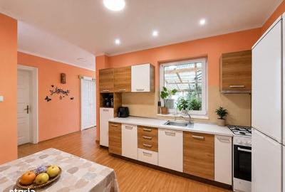Casă cu 2 camere decomandat cu Teren 220 Mp în Central