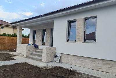 Casă cu 4 camere în Cumpăna