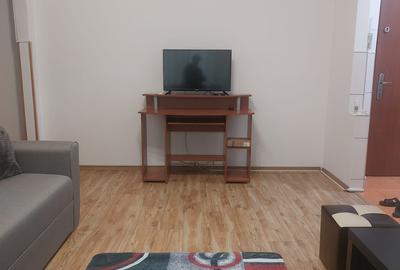 Apartament cu 2 camere semidecomandat în Vatra Luminoasă