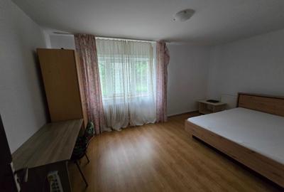 Apartament cu 2 camere decomandat în Zorilor