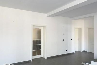 Casă cu 5 camere cu Teren 950 Mp în Vânători - 8