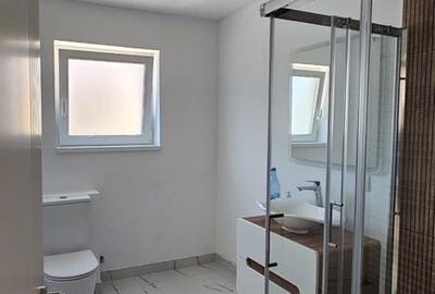 Casă cu 4 camere cu Teren 340 Mp în Tineretului