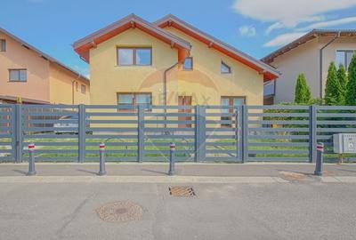 Casă individuală cu 4 camere cu Teren 534 Mp în Central