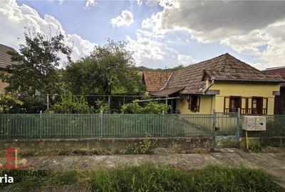 Casă cu 2 camere cu Teren 800 Mp în Păsăreni
